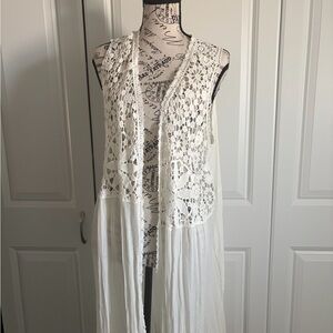 Ultra Pink White Lace Vest